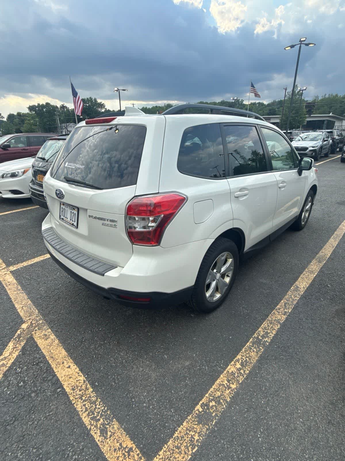 Used 2016 Crystal White Pearl Subaru 2.5i Premium image 3
