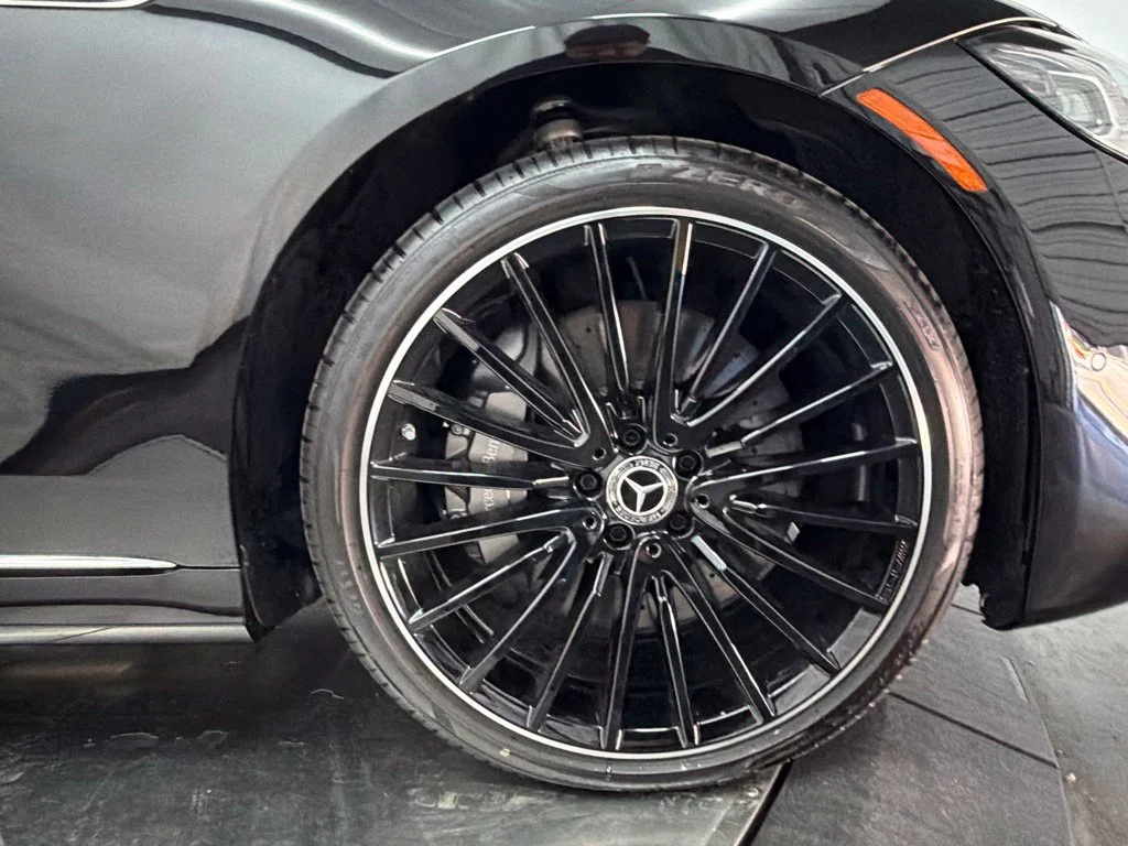 New 2027 Black Mercedes-Benz S 580 image 9