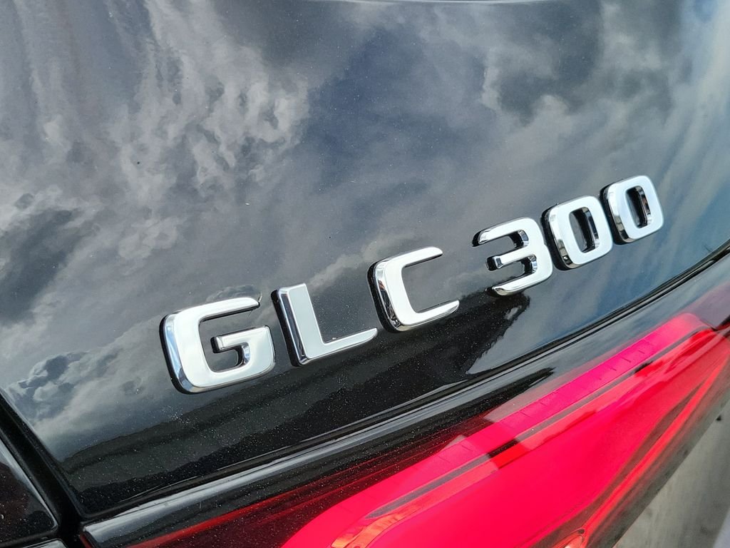 New 2027 Black Mercedes-Benz GLC 300 image 7