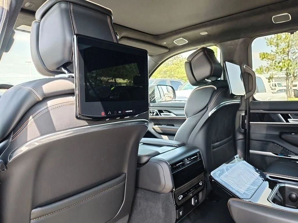 2026 Jeep Grand Wagoneer L Summit Reserve - Photo 33