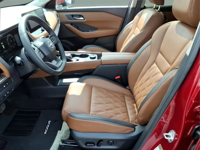 Used 2026 Red Nissan Platinum image 11