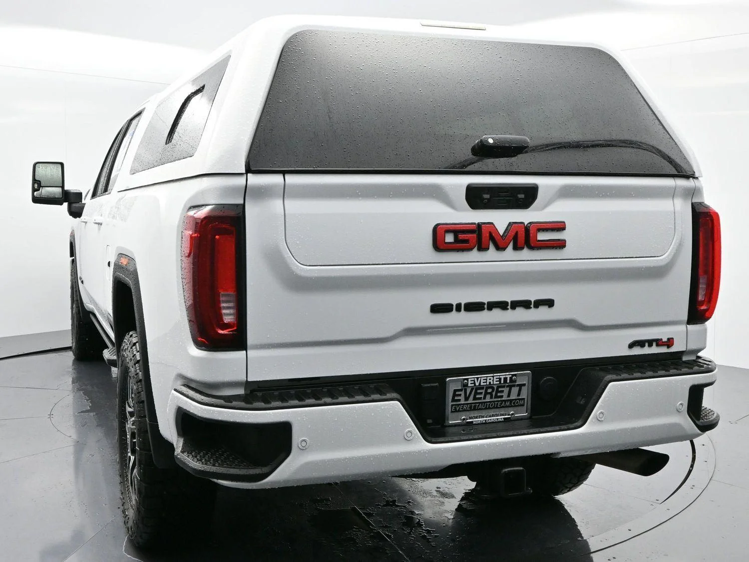 Used 2022 Summit White GMC AT4 image 6
