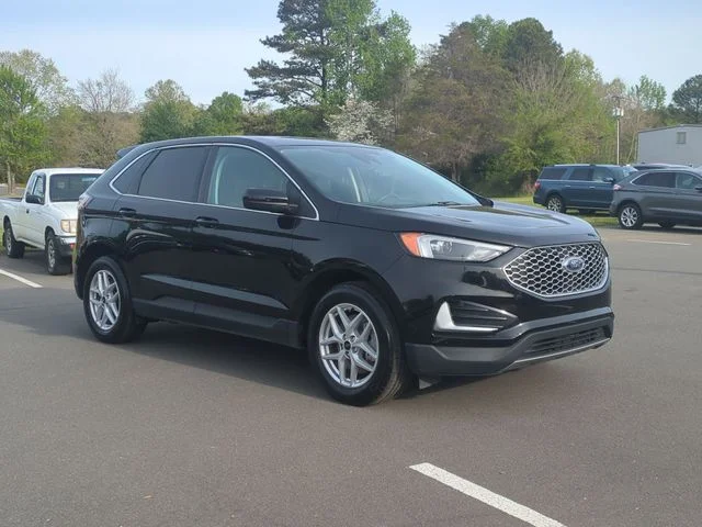Used 2024 Black Ford SEL image 15