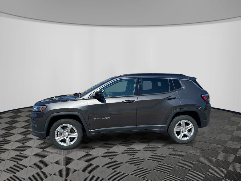 Used 2023 Gray Jeep Latitude image 2