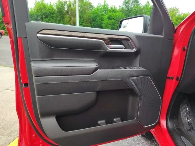 Used 2023 Red GMC Elevation image 11