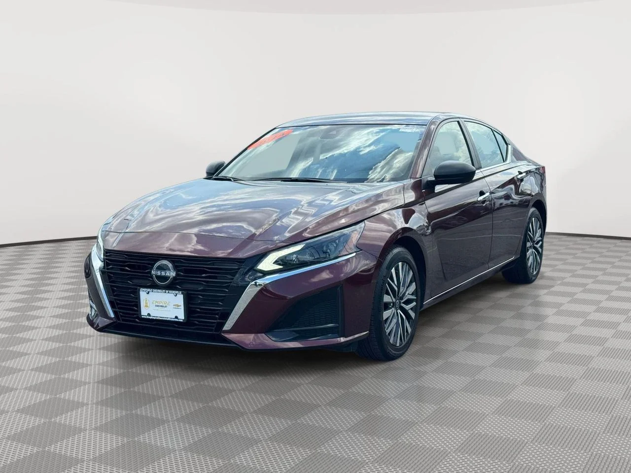 Used 2024 Garnet Pearl Metallic Nissan SV FWD image 3