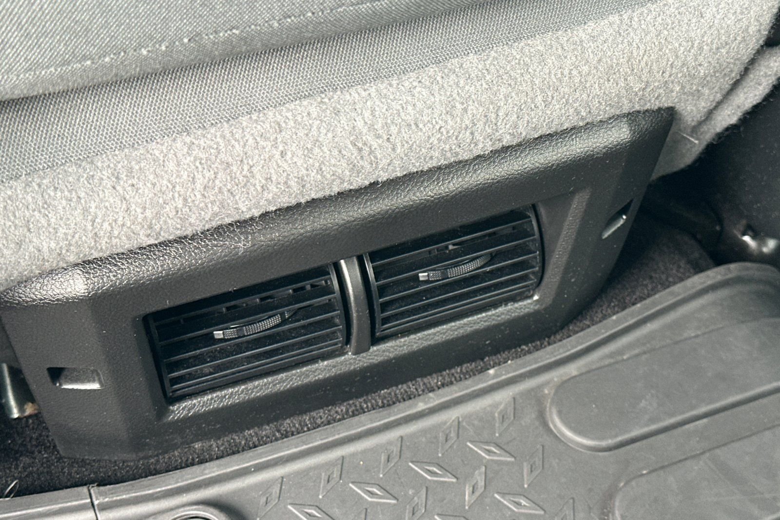 Used 2018 White Ram SLT image 14
