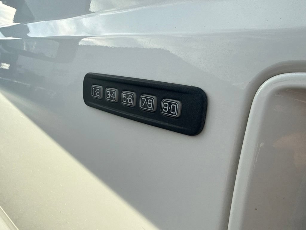 Used 2014 Oxford White Ford Lariat image 17
