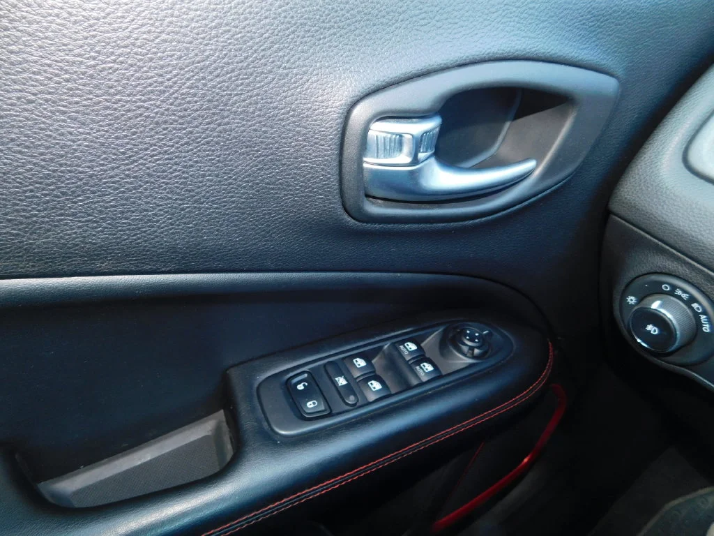 Used 2018 Blue Jeep Trailhawk image 26