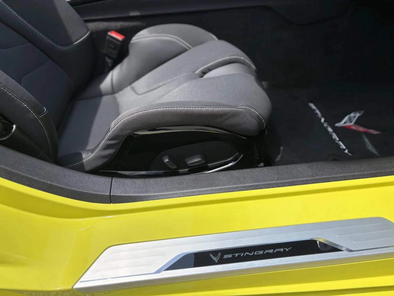 Used 2023 Accelerate Yellow Metallic Chevrolet 1LT image 16