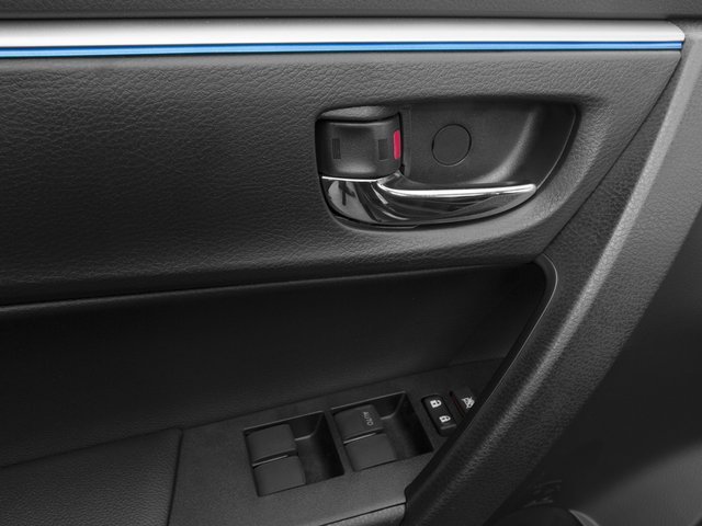 Used 2016  Toyota  image 20
