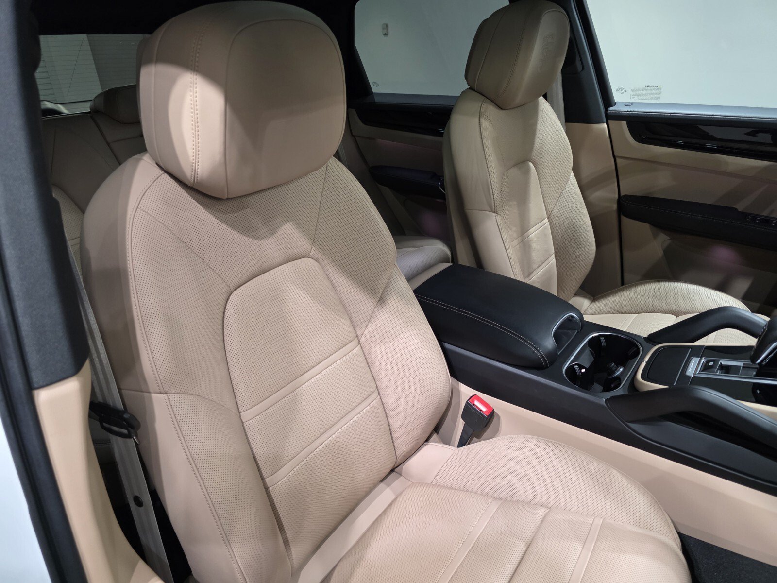 Used 2023 White Porsche Platinum Edition E-Hybrid AWD image 25