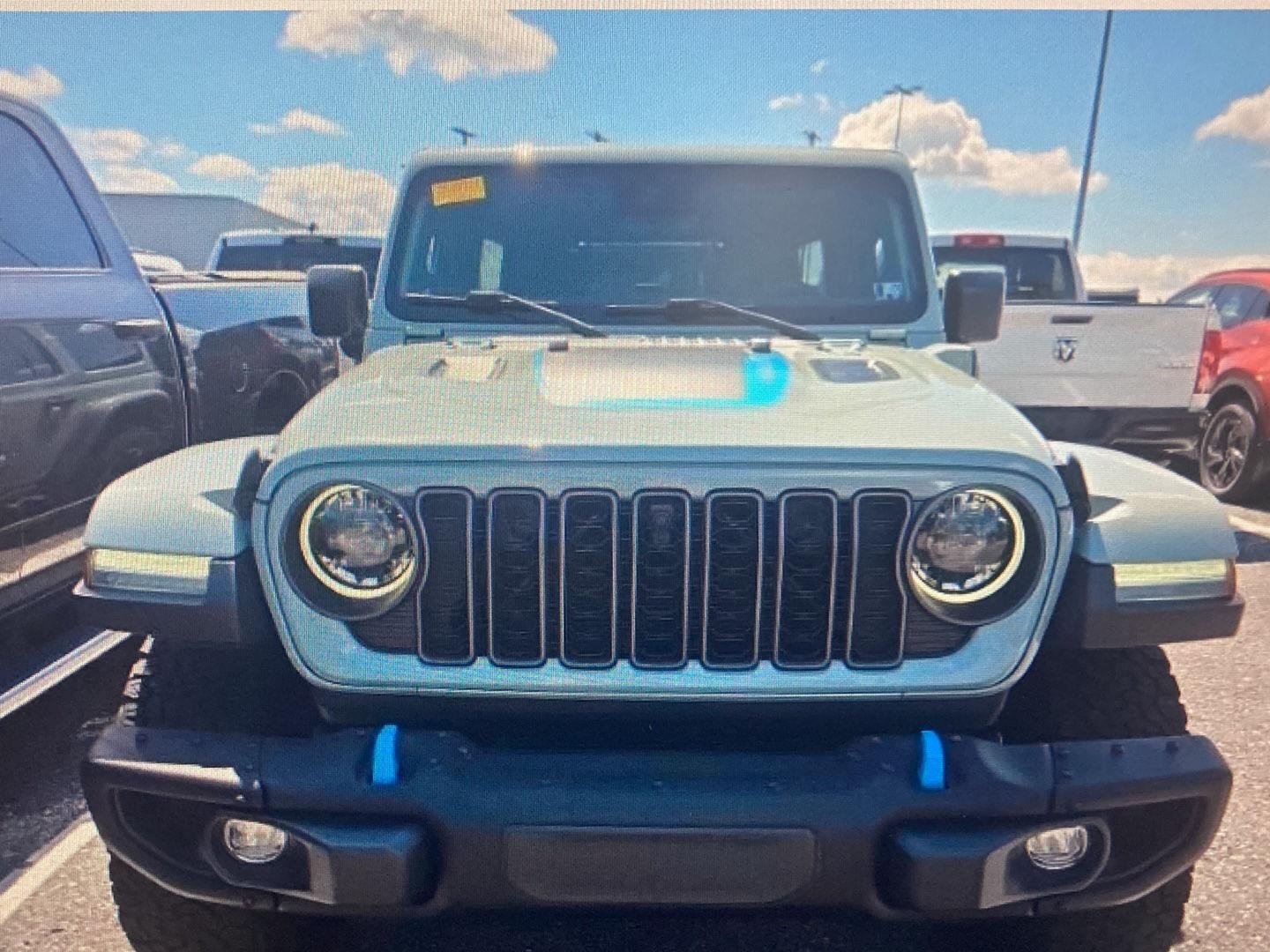 Used 2024 Earl Clearcoat Jeep Rubicon X image 5