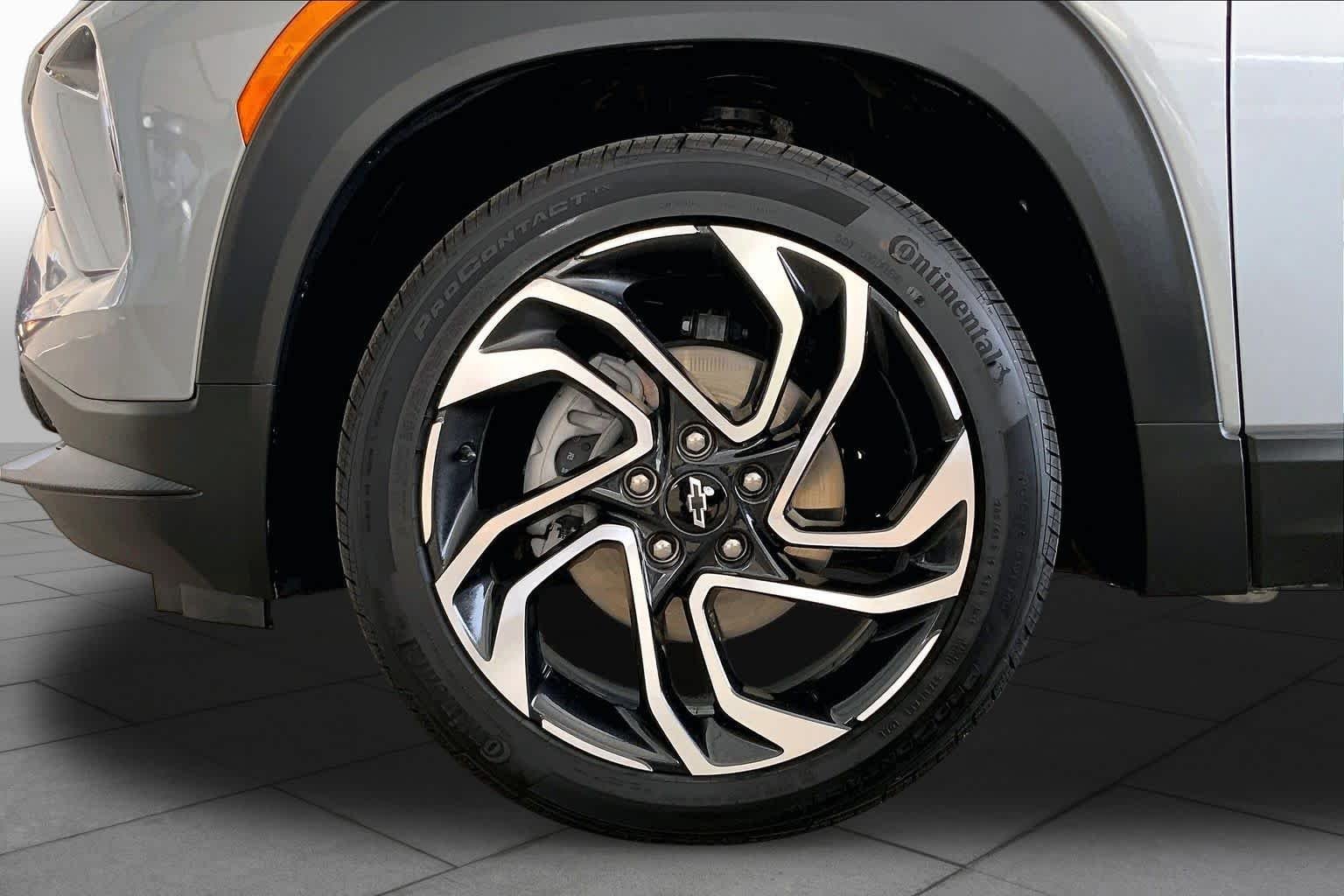 Used 2025 Sterling Gray Metallic Chevrolet RS image 11