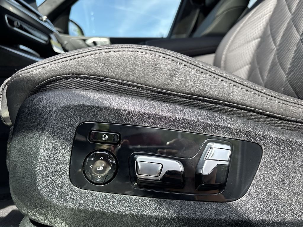 New 2027 Alpine White BMW xDrive40i image 14