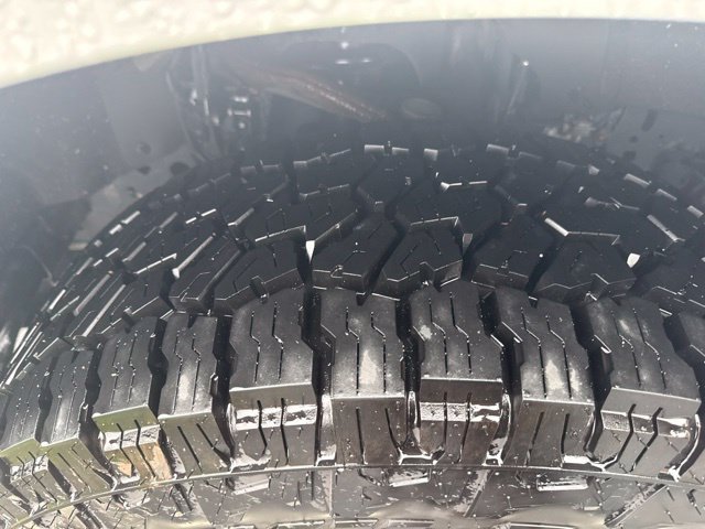 Used 2021  Ford  image 11