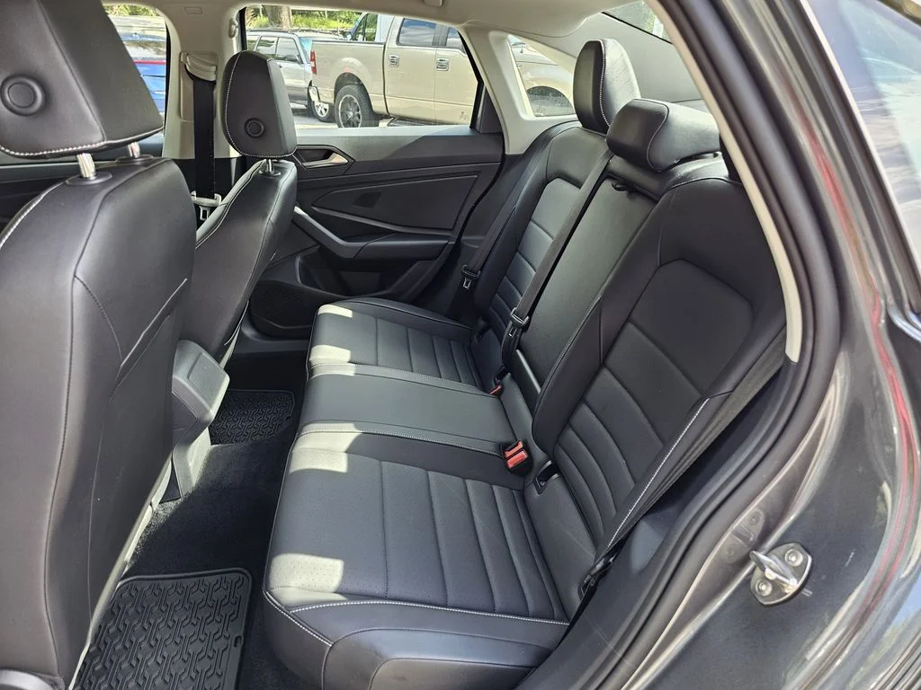 Used 2022 Gray Volkswagen 1.5T SE image 15