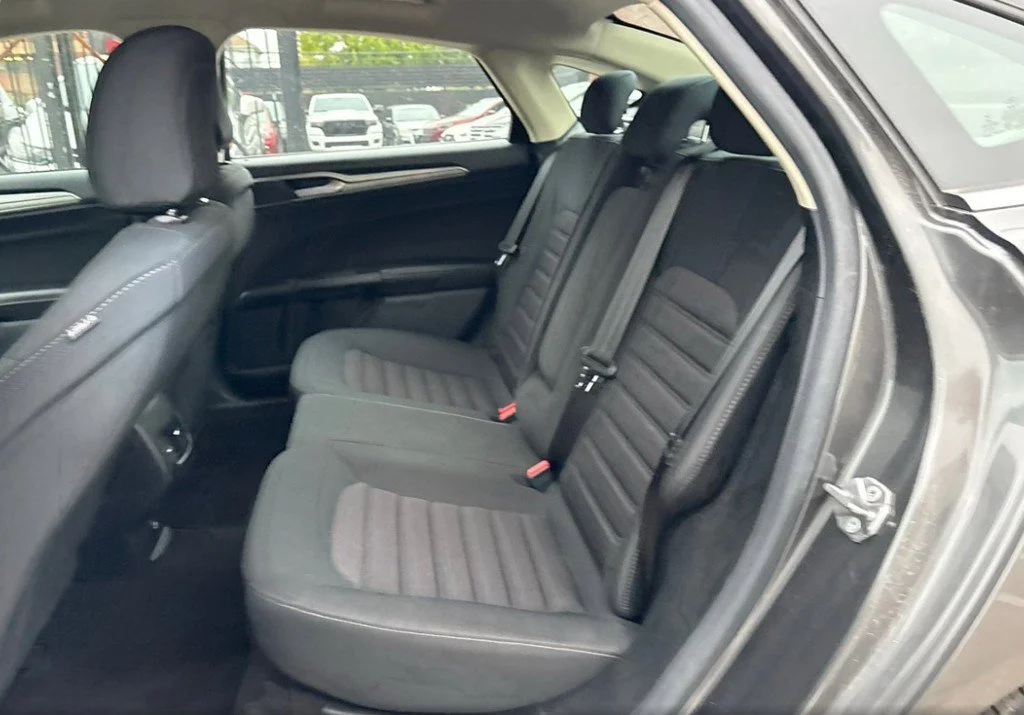 Used 2020 Gray Ford SE image 8