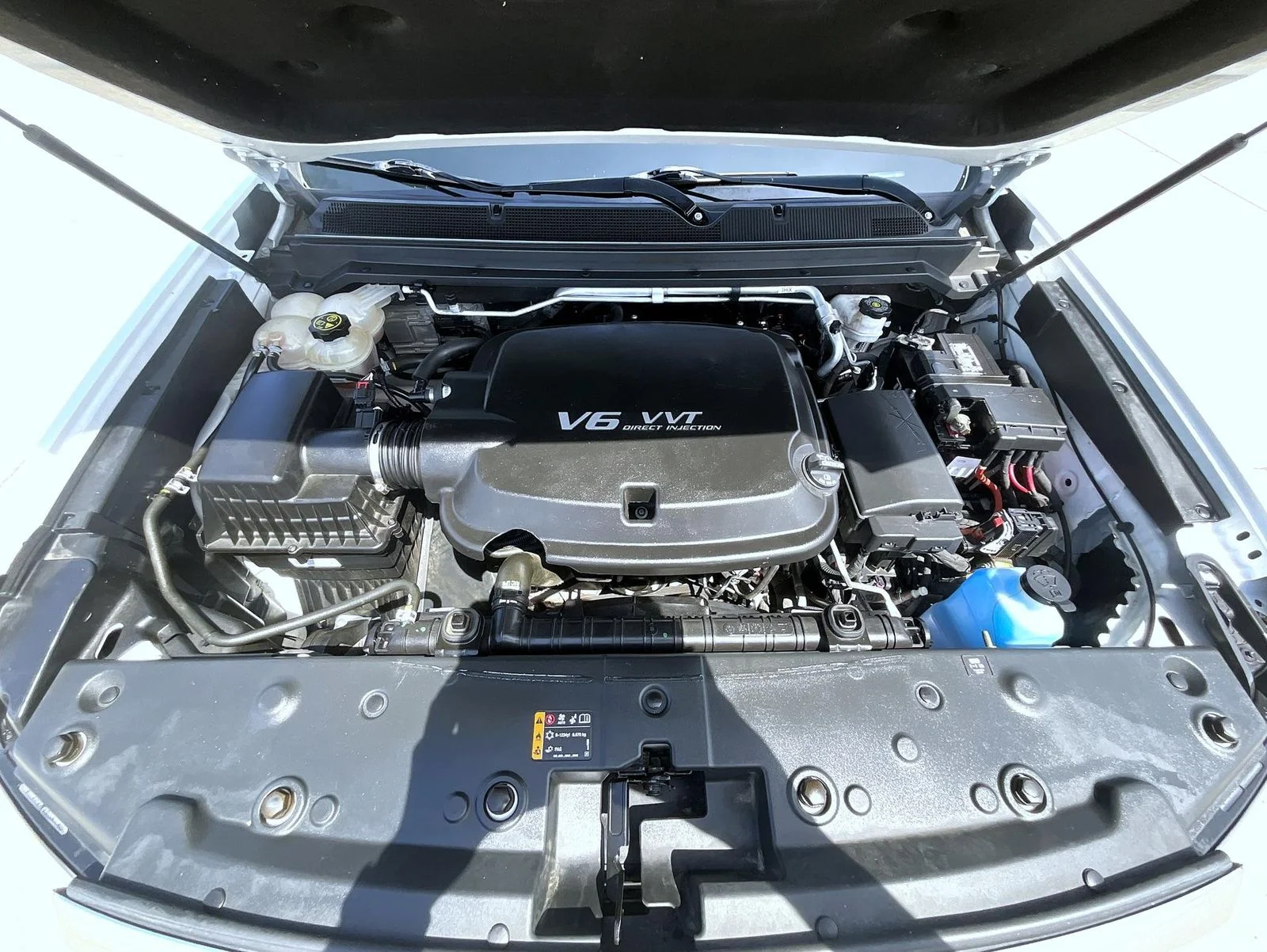 Used 2019 White GMC SLE1 image 27
