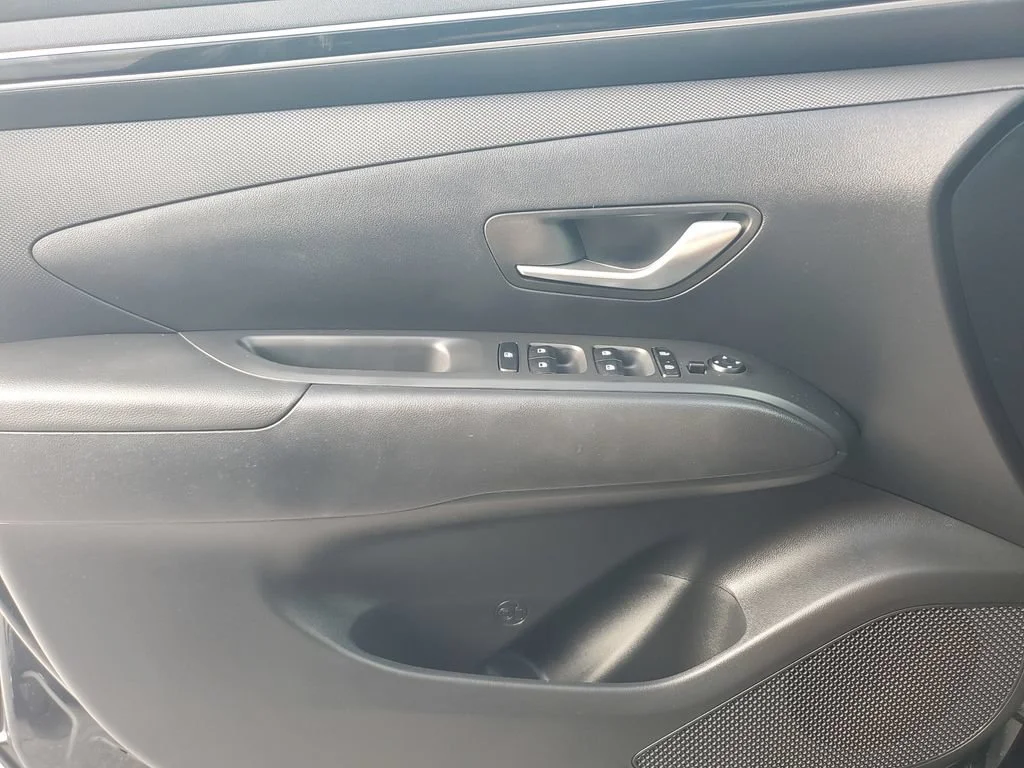 Used 2023 Black Hyundai SEL image 18