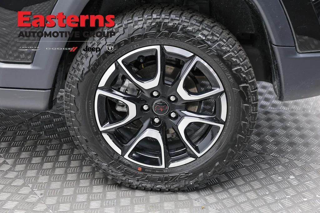 Certified Used 2025 Black Jeep Trailhawk image 10