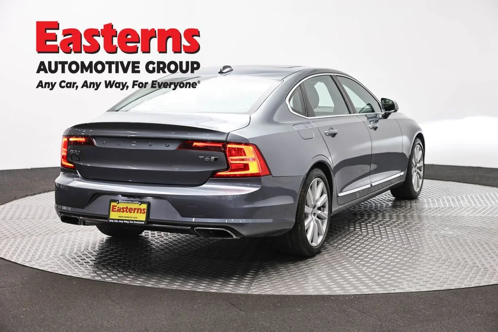 Used 2018 Gray Volvo T6 Inscription image 5