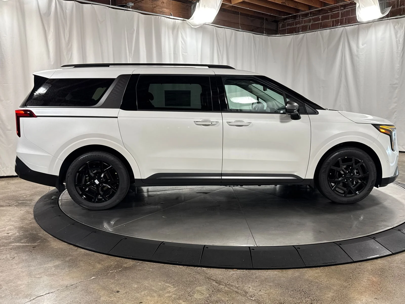 New 2027 Snow White Pearl Kia SX Prestige image 6