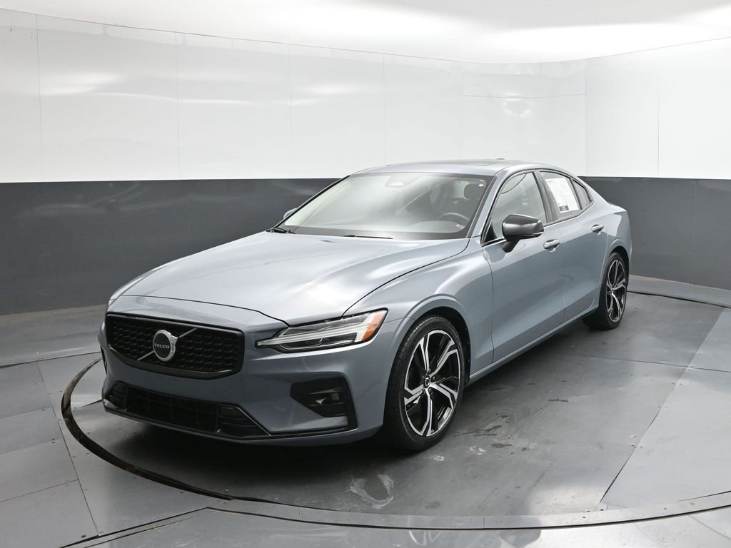 2024 Volvo S60 B5 Core Dark Theme AWD's photo