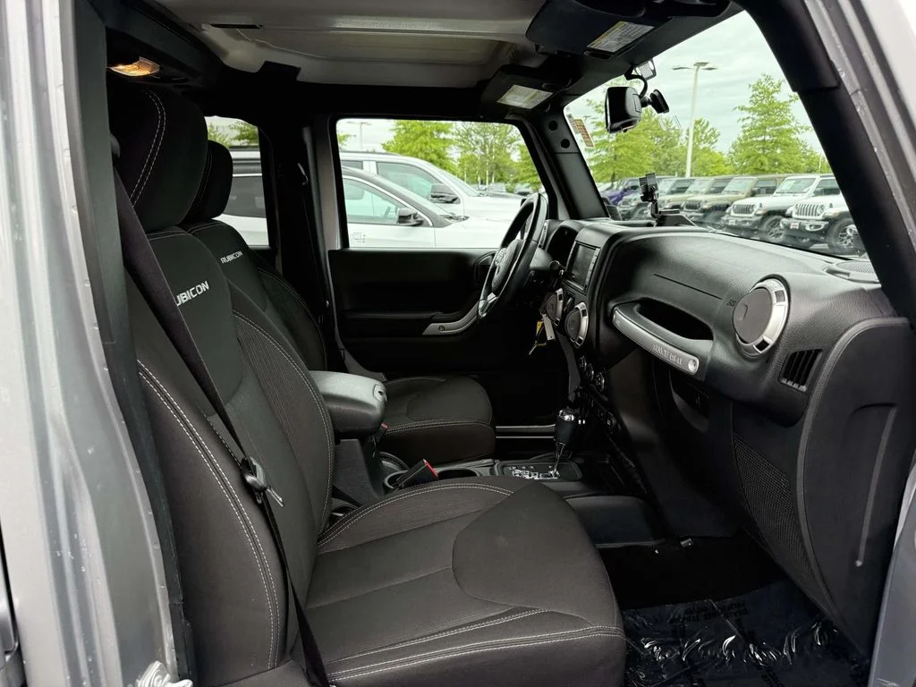 Used 2016 Silver Jeep Unlimited Rubicon image 16