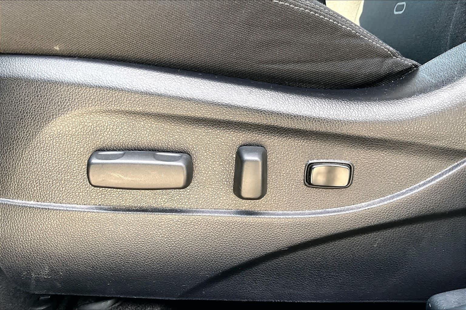 Used 2014 Sage Green Kia EX image 28