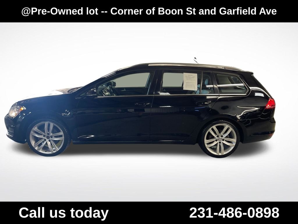 Used 2015  Volkswagen SEL image 2