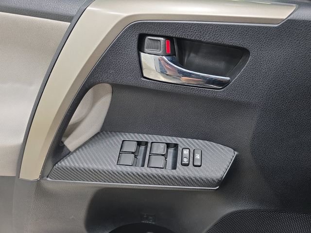 Used 2015 Gray Toyota XLE image 25