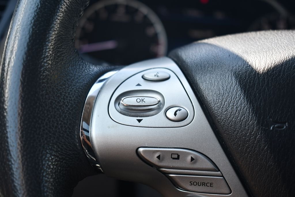 Used 2016 Magnetic Black Nissan SL image 23