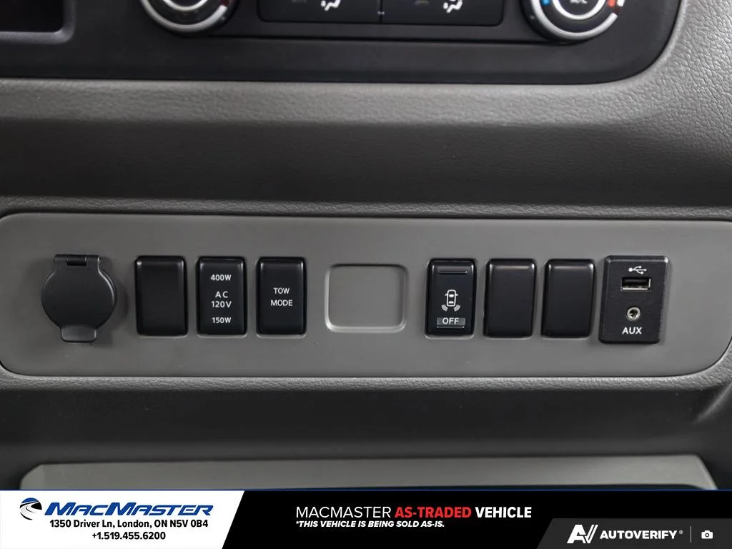 Used 2017  Nissan  image 28