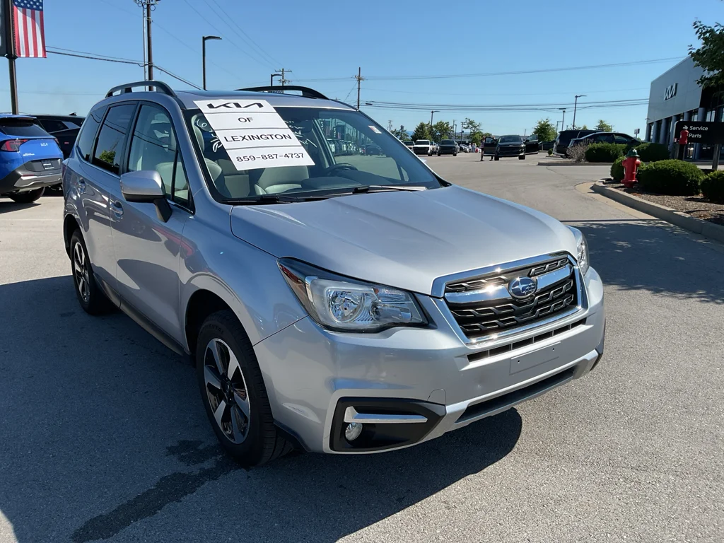 Used 2018 Ice Silver Metallic Subaru Limited image 2