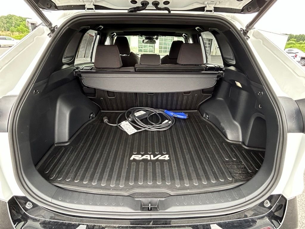 Used 2023 Ice Toyota SE image 51