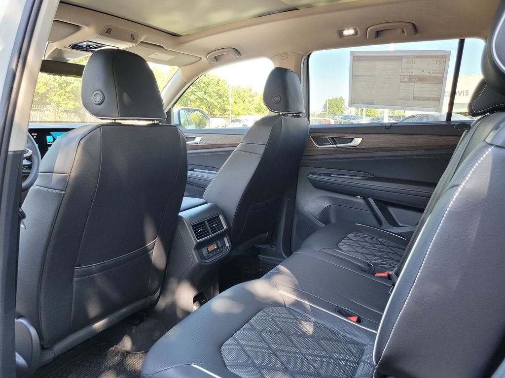 2025 Volkswagen Atlas SEL Premium R-Line - Photo 15