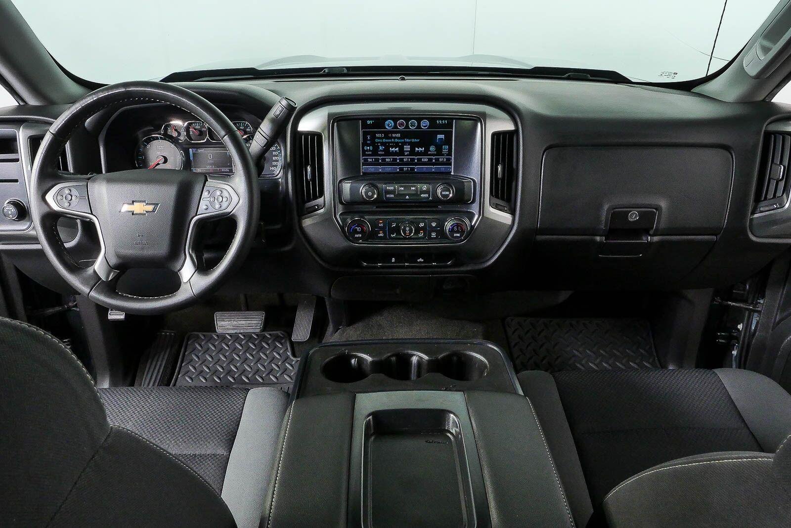 Used 2017 GRAPHITE METALLIC Chevrolet LT image 17