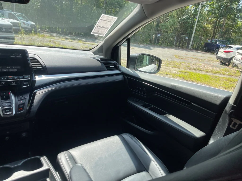 Used 2023 White Honda Touring image 9