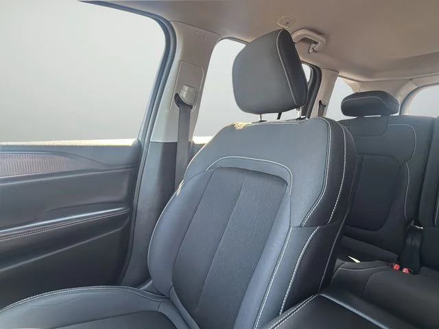 Used 2023 Gray Jeep Laredo image 32