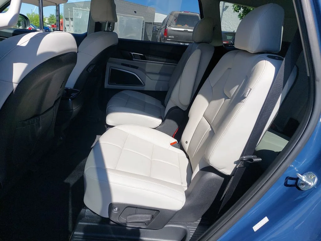Used 2023 Black Kia EX image 13