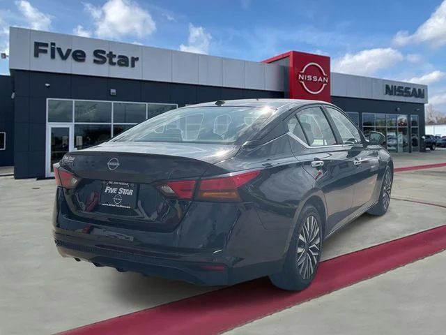 Used 2025 Black Nissan 2.5 SV image 6