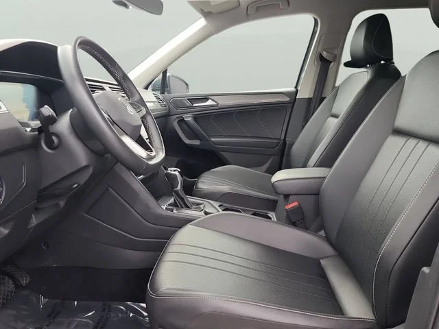 Used 2024 Gray Volkswagen SE image 21
