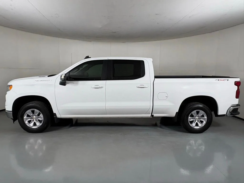 Used 2026 White Chevrolet LT image 5