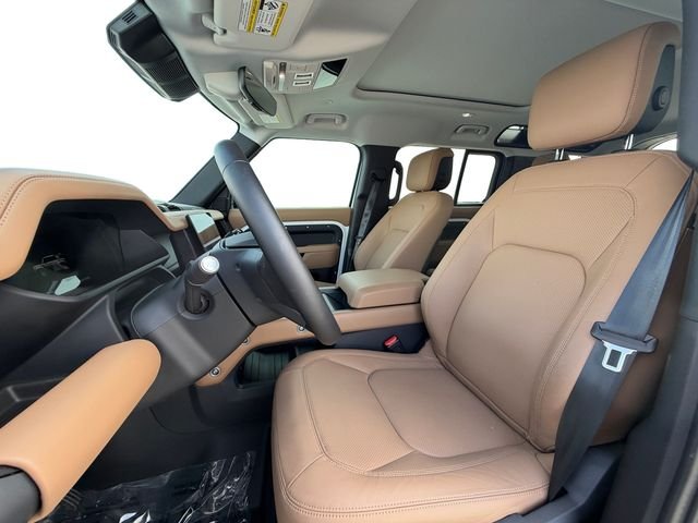 Certified Used 2025 Fuji White Land Rover S image 10