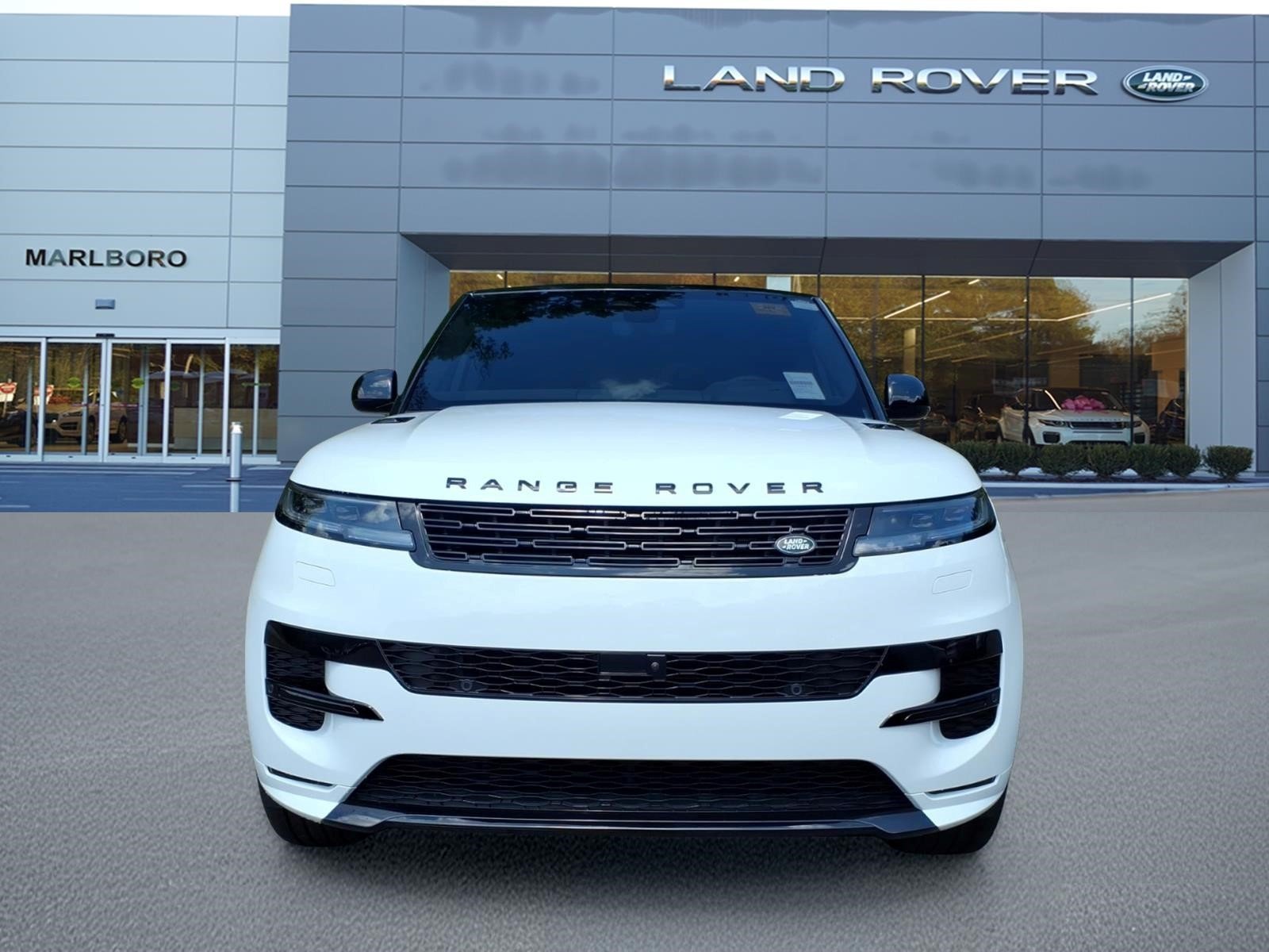 New 2026 Fuji White LAND ROVER Dynamic SE image 8