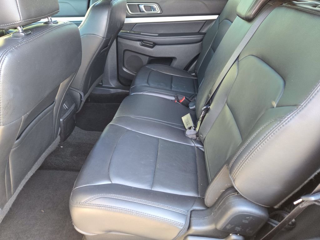Used 2017 Gray Ford XLT image 30