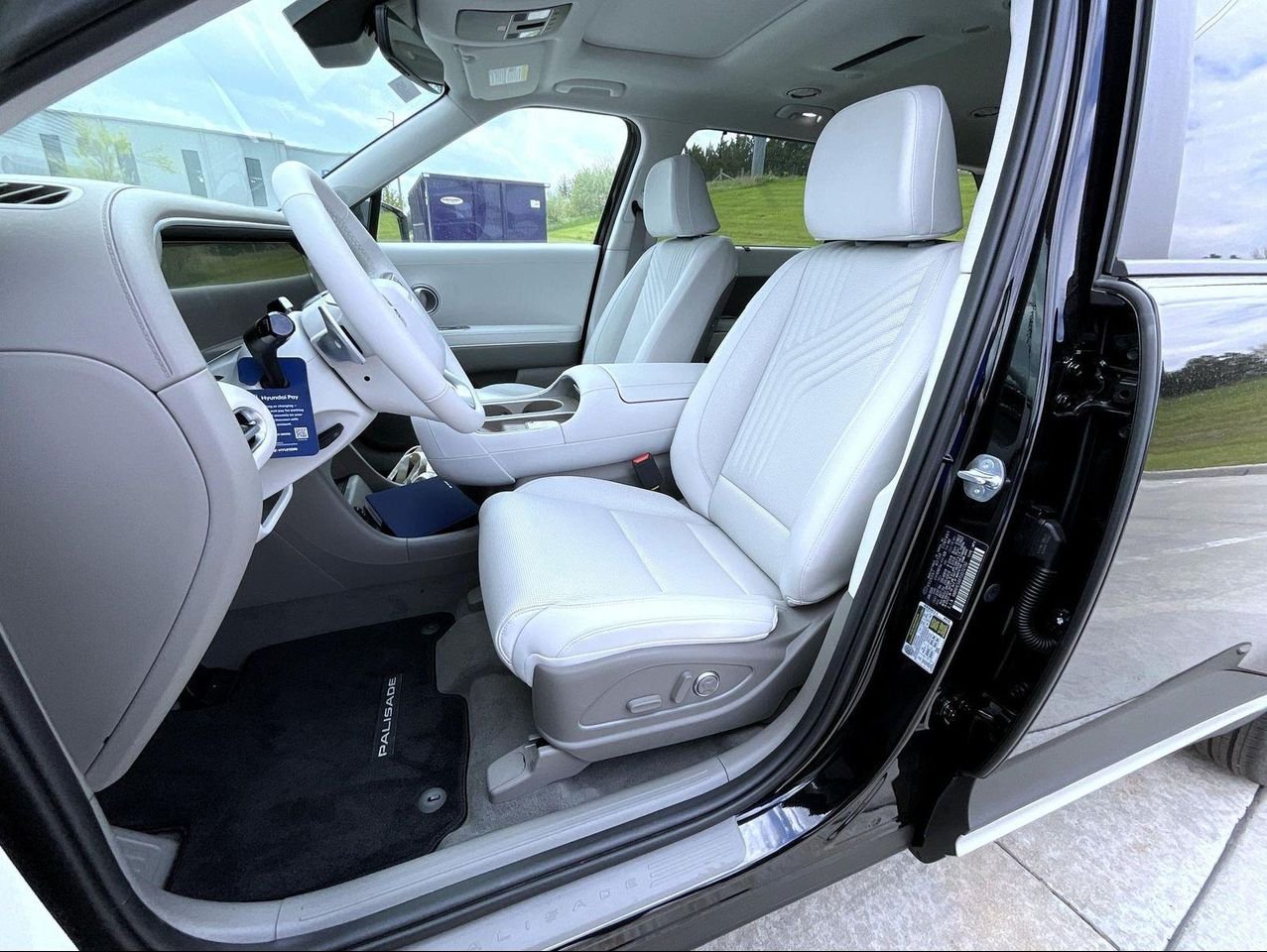 New 2026 Black Hyundai SEL Premium image 10