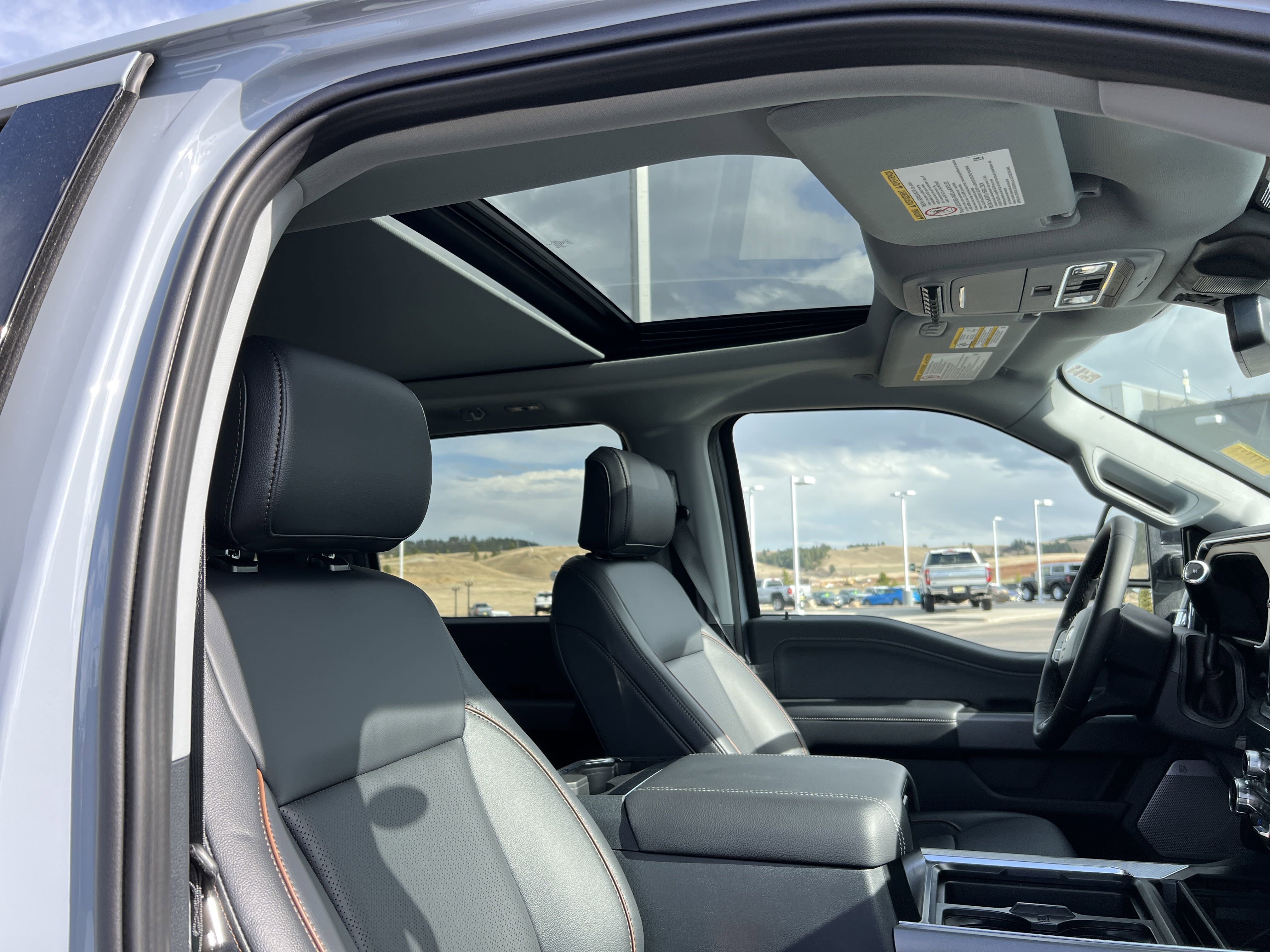 2025 Ford F-350 Super Duty Lariat - Photo 28