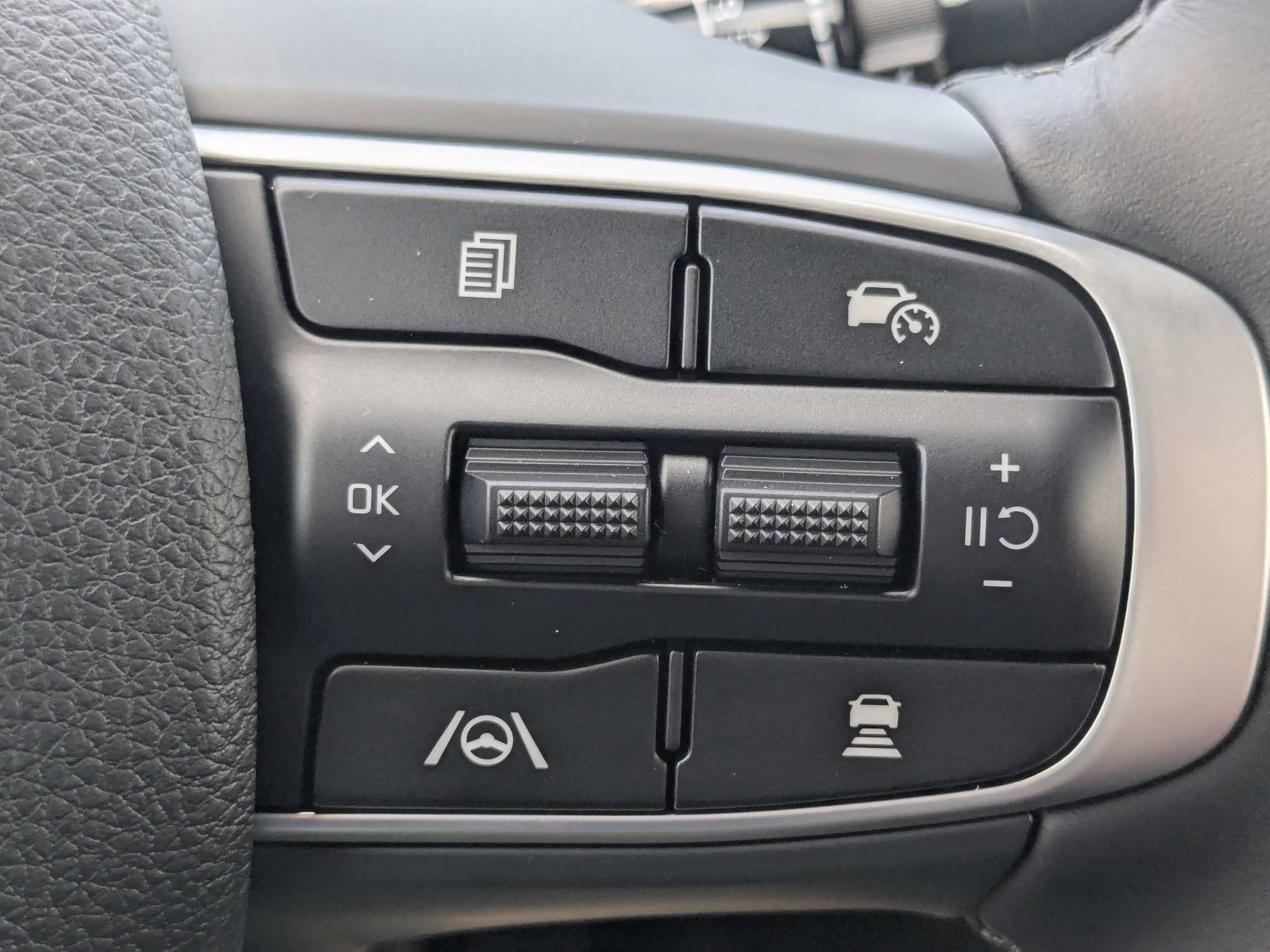 New 2026 Wolf Gray Kia GT-Line FWD image 32